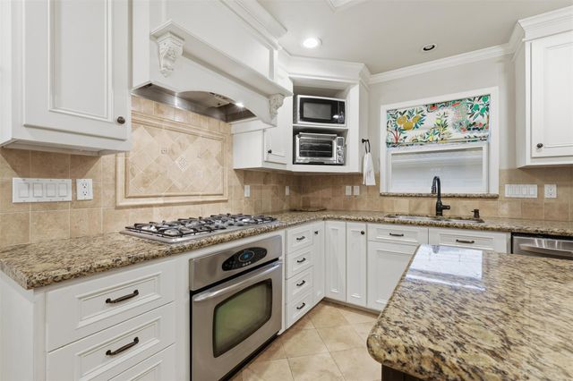 6236 Locke Lane, Houston, TX 77057