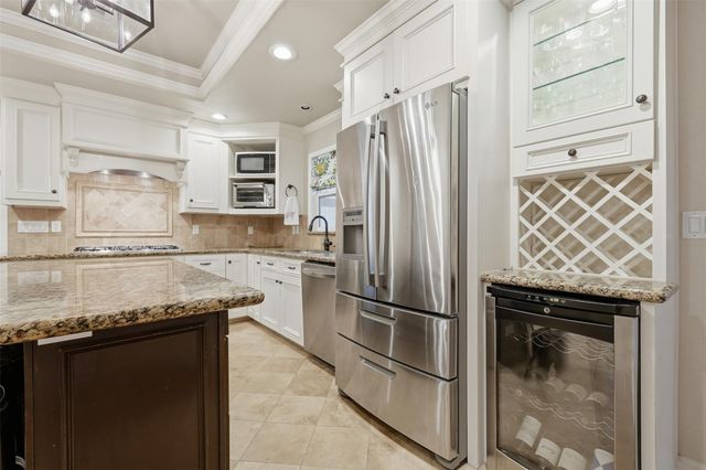 6236 Locke Lane, Houston, TX 77057