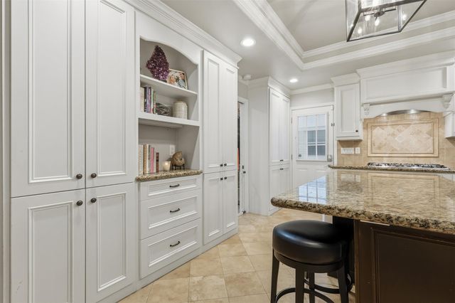 6236 Locke Lane, Houston, TX 77057