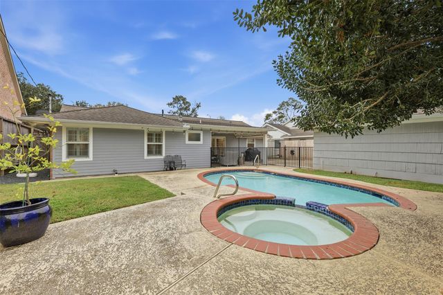 6236 Locke Lane, Houston, TX 77057