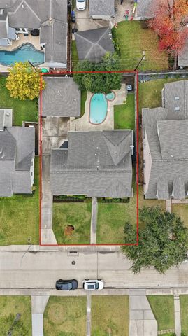 6236 Locke Lane, Houston, TX 77057