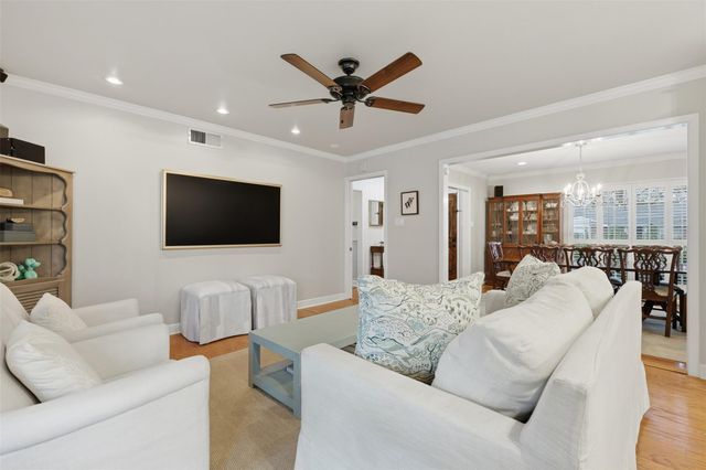 6236 Locke Lane, Houston, TX 77057