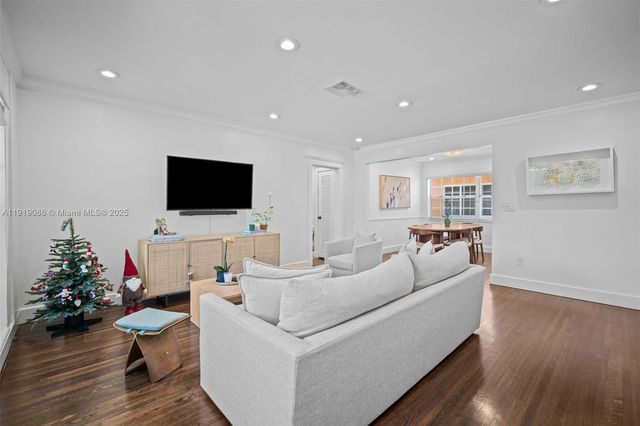 300 Manor Pl, Coral Gables, FL 33133