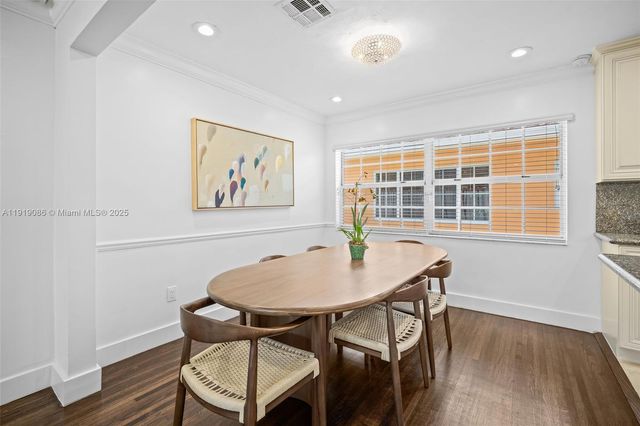 300 Manor Pl, Coral Gables, FL 33133