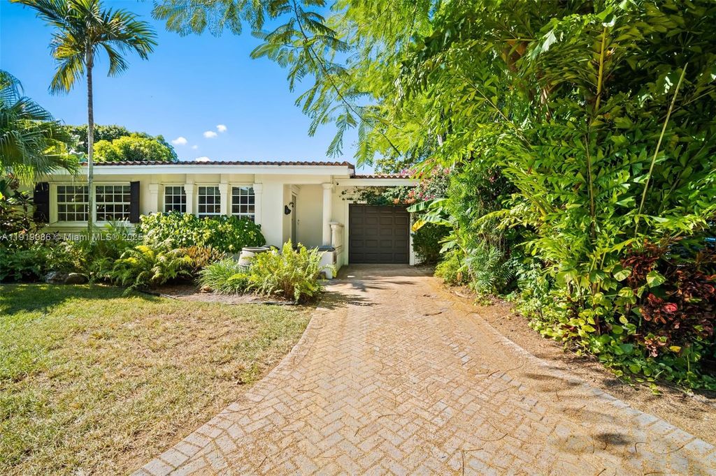 300 Manor Pl, Coral Gables, FL 33133