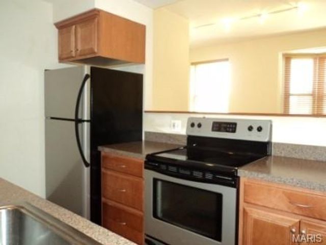 4910 Washington Blvd 2, St Louis, MO 63108