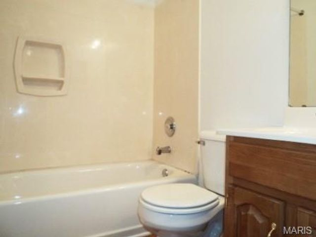 4910 Washington Blvd 2, St Louis, MO 63108