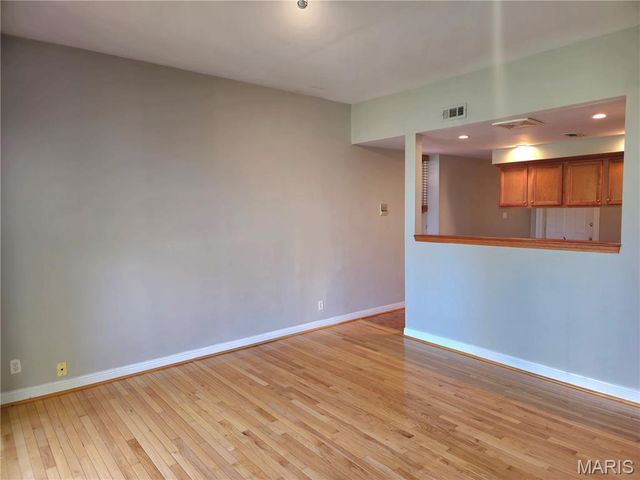 4910 Washington Blvd 2, St Louis, MO 63108