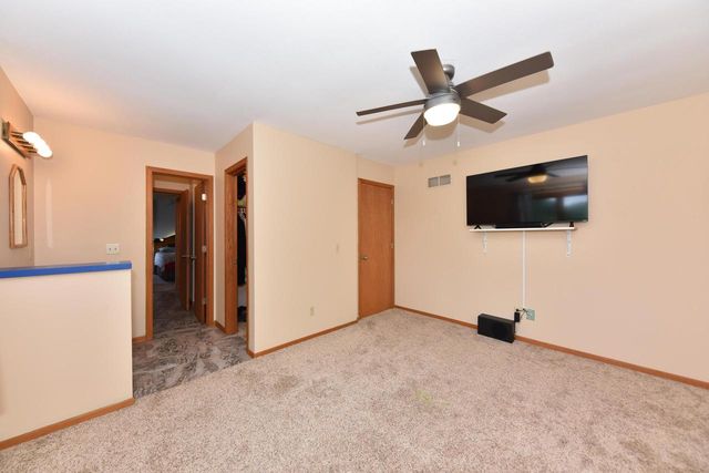 2975 Bogey LANE, Slinger, WI 53086