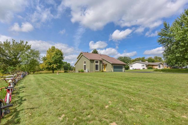 2975 Bogey LANE, Slinger, WI 53086