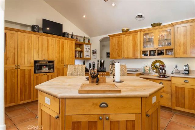 6675 Kelsey Creek Drive, Kelseyville, CA 95451