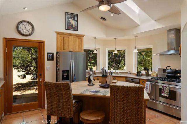 6675 Kelsey Creek Drive, Kelseyville, CA 95451