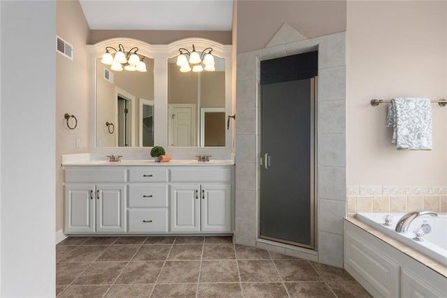 8915 94th Terrace, Kansas City, MO 64157