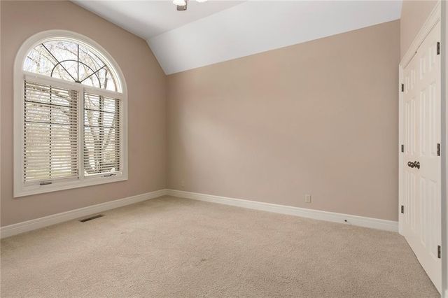 8915 94th Terrace, Kansas City, MO 64157