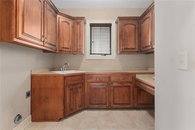 8915 94th Terrace, Kansas City, MO 64157