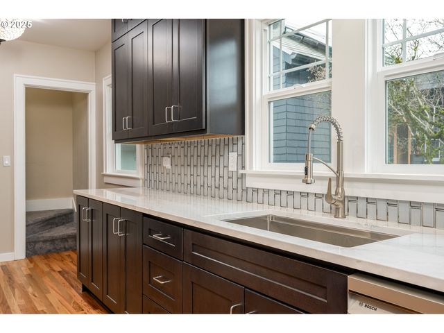 4728 Ne 30TH Ave, Portland, OR 97211