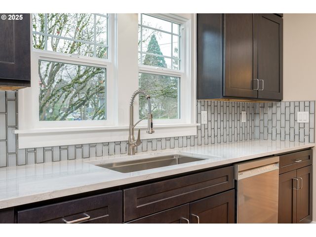 4728 Ne 30TH Ave, Portland, OR 97211