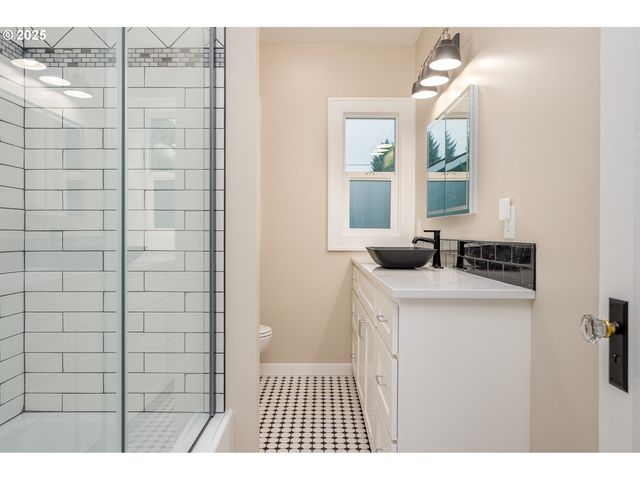 4728 Ne 30TH Ave, Portland, OR 97211