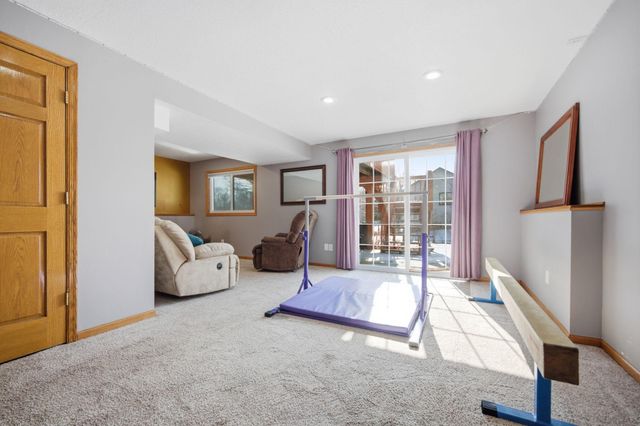 6121 Egg Lake Road N, Hugo, MN 55038