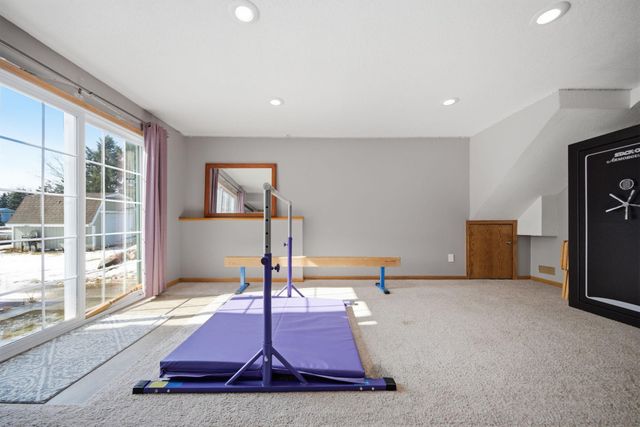 6121 Egg Lake Road N, Hugo, MN 55038