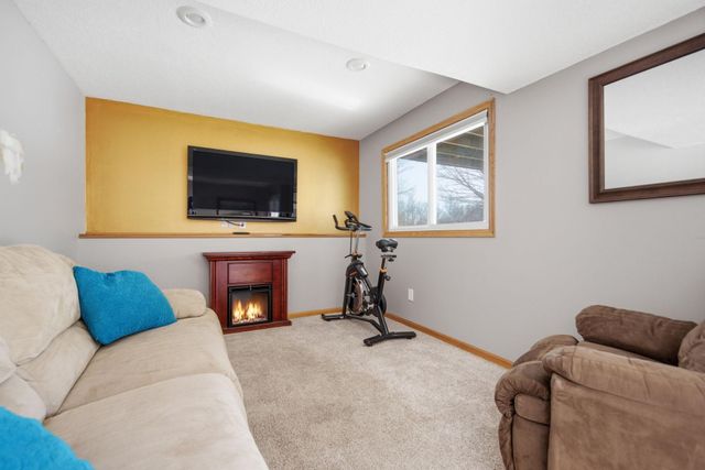 6121 Egg Lake Road N, Hugo, MN 55038