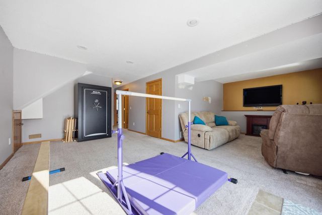 6121 Egg Lake Road N, Hugo, MN 55038