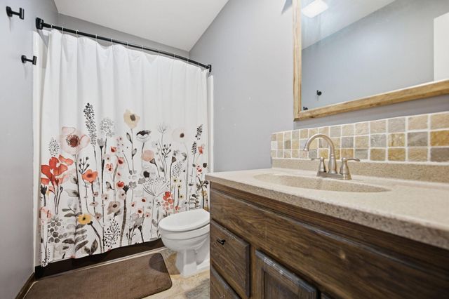 6121 Egg Lake Road N, Hugo, MN 55038