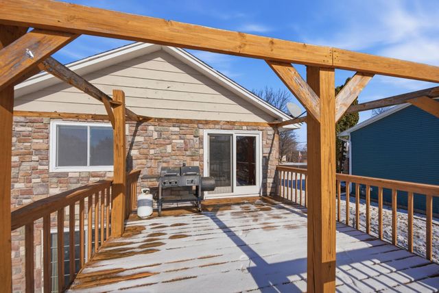 6121 Egg Lake Road N, Hugo, MN 55038