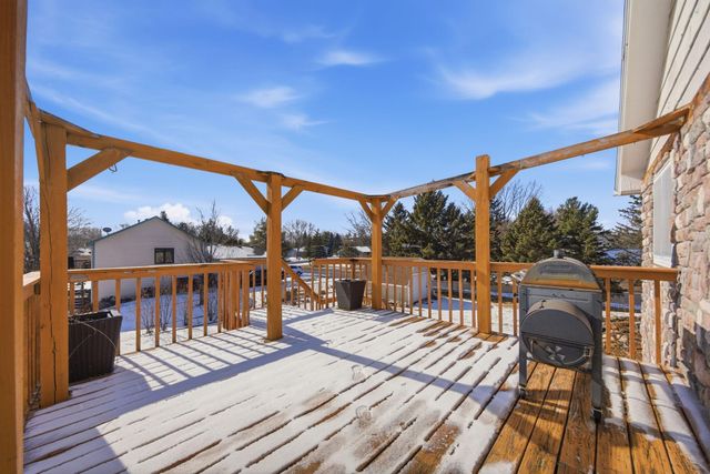 6121 Egg Lake Road N, Hugo, MN 55038