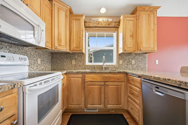 6121 Egg Lake Road N, Hugo, MN 55038