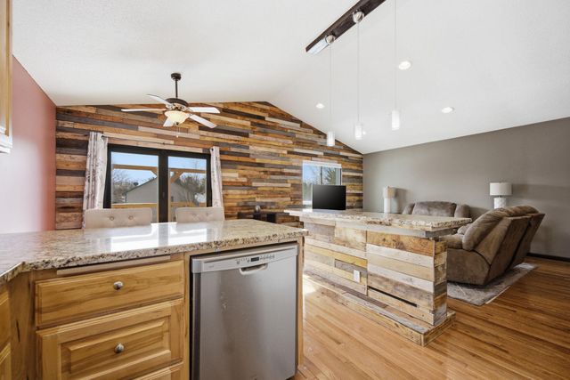 6121 Egg Lake Road N, Hugo, MN 55038