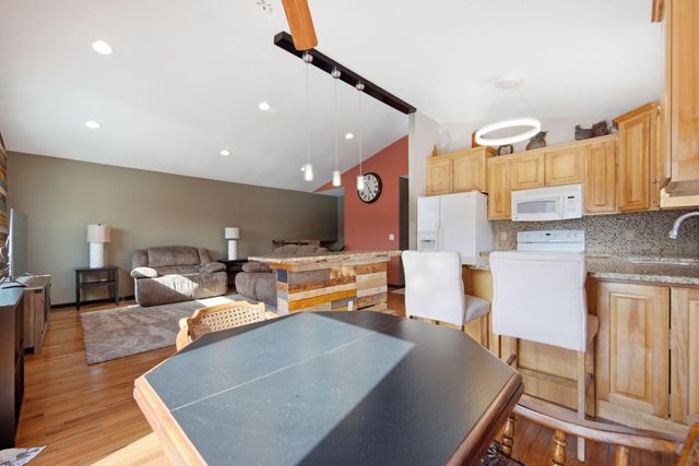 6121 Egg Lake Road N, Hugo, MN 55038