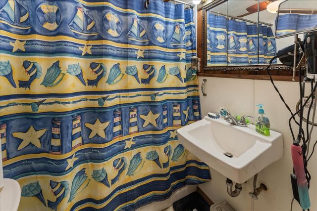 1027 County Road 3230, Quitman, TX 75783