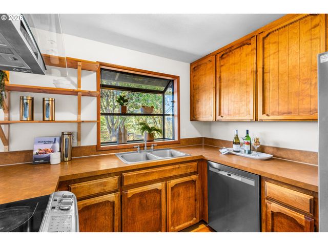 24745 HIDDEN VALLEY Rd, Philomath, OR 97370