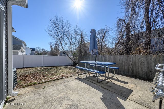 202 3rd Avenue, Toms River, NJ 08757