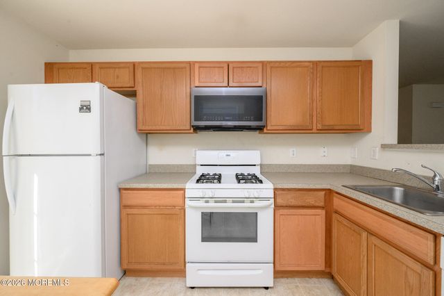 202 3rd Avenue, Toms River, NJ 08757