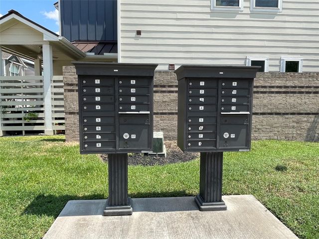 10418 Quiet Courtyard Road, Houston, TX 77043