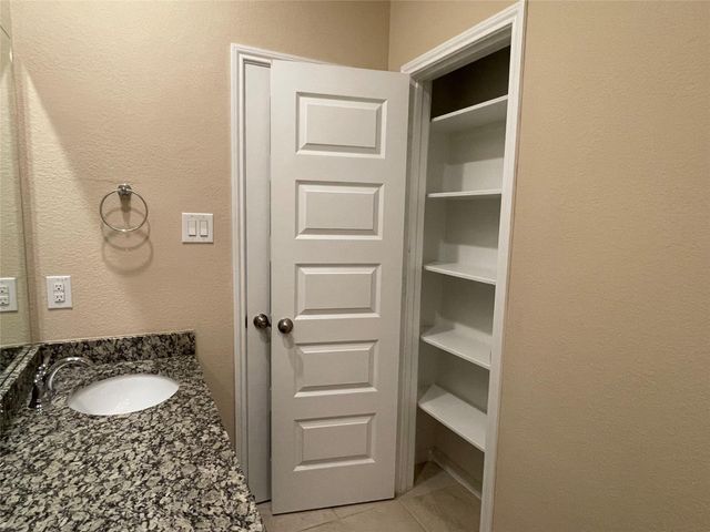 10418 Quiet Courtyard Road, Houston, TX 77043