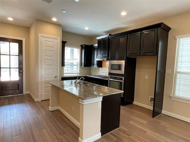 10418 Quiet Courtyard Road, Houston, TX 77043