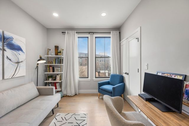 839 Saratoga St 3A, Boston, MA 02128
