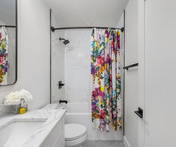 839 Saratoga St 3A, Boston, MA 02128