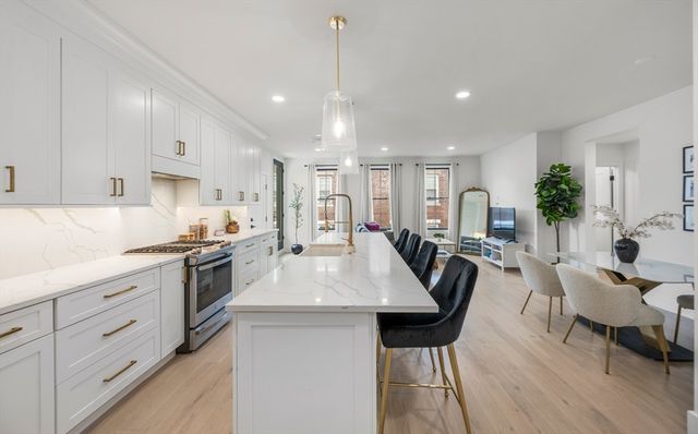 839 Saratoga St 3A, Boston, MA 02128