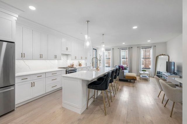839 Saratoga St 3A, Boston, MA 02128