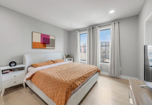 839 Saratoga St 3A, Boston, MA 02128