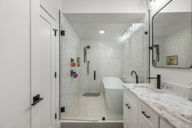 839 Saratoga St 3A, Boston, MA 02128