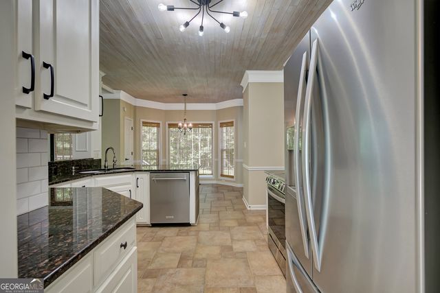 170 Perry Creek Drive, Fayetteville, GA 30215