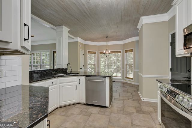 170 Perry Creek Drive, Fayetteville, GA 30215
