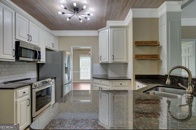 170 Perry Creek Drive, Fayetteville, GA 30215