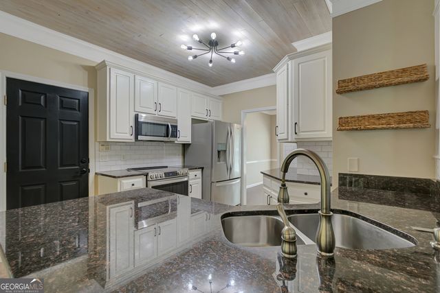 170 Perry Creek Drive, Fayetteville, GA 30215
