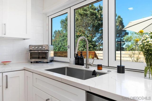 1904 Pariva, Cardiff By The Sea, CA 92007